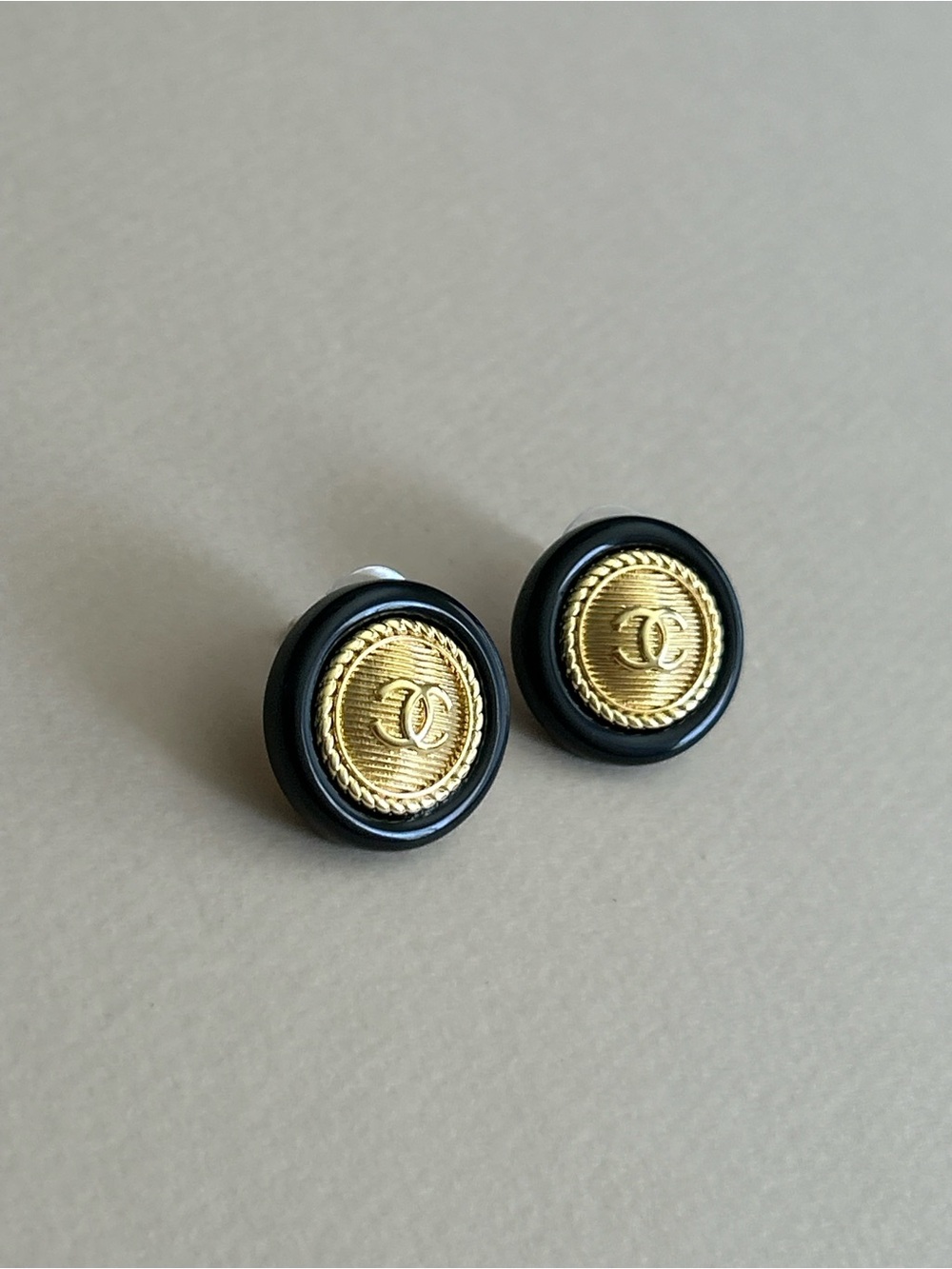 Chanel earrings - Picture 3 of 6